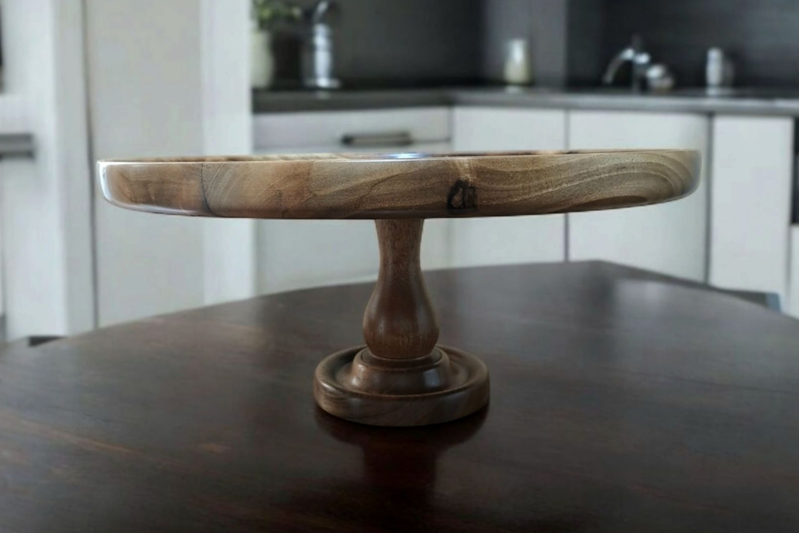 شیرینی خوری چوبی بزرگ